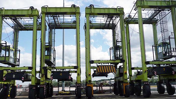 Isoloader Transporter High Performance Straddle Carrier for container handling in small ports